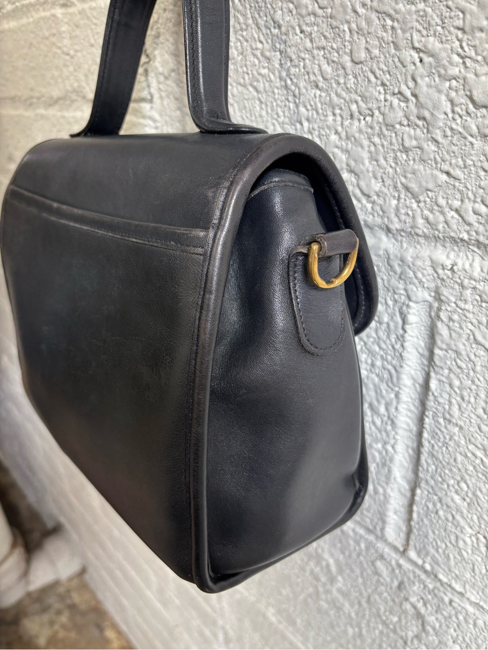 Vintage 9977 Coach Manor Black Leather Top-Handle Satchel with Gold Turn-Lock - Picture 4 of 12
